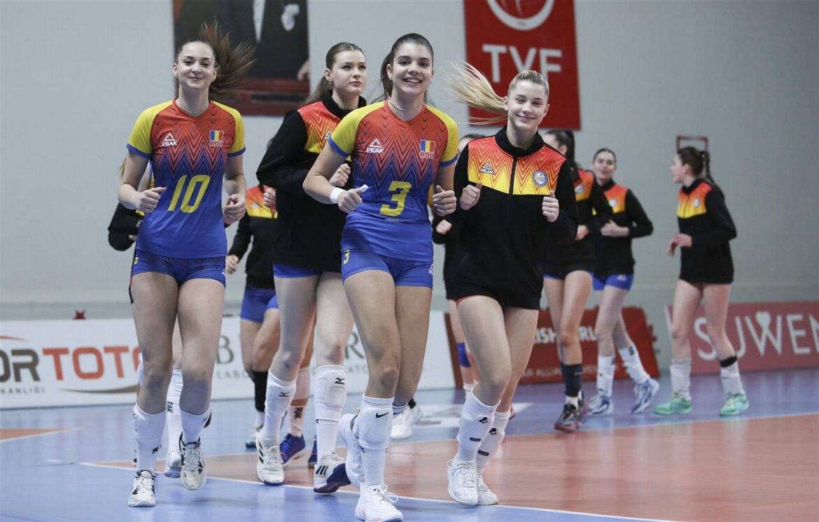 Wat de meisjes van het Roemeense U18 nationale volleybalteam deden voor het Europees Kampioenschap in Blaj. Wat alle teamleden dragen